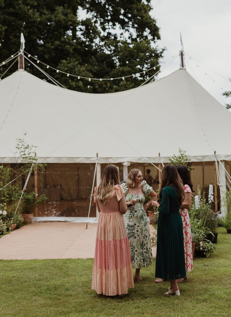 How To Set Your Wedding Drinks Reception Up For Success